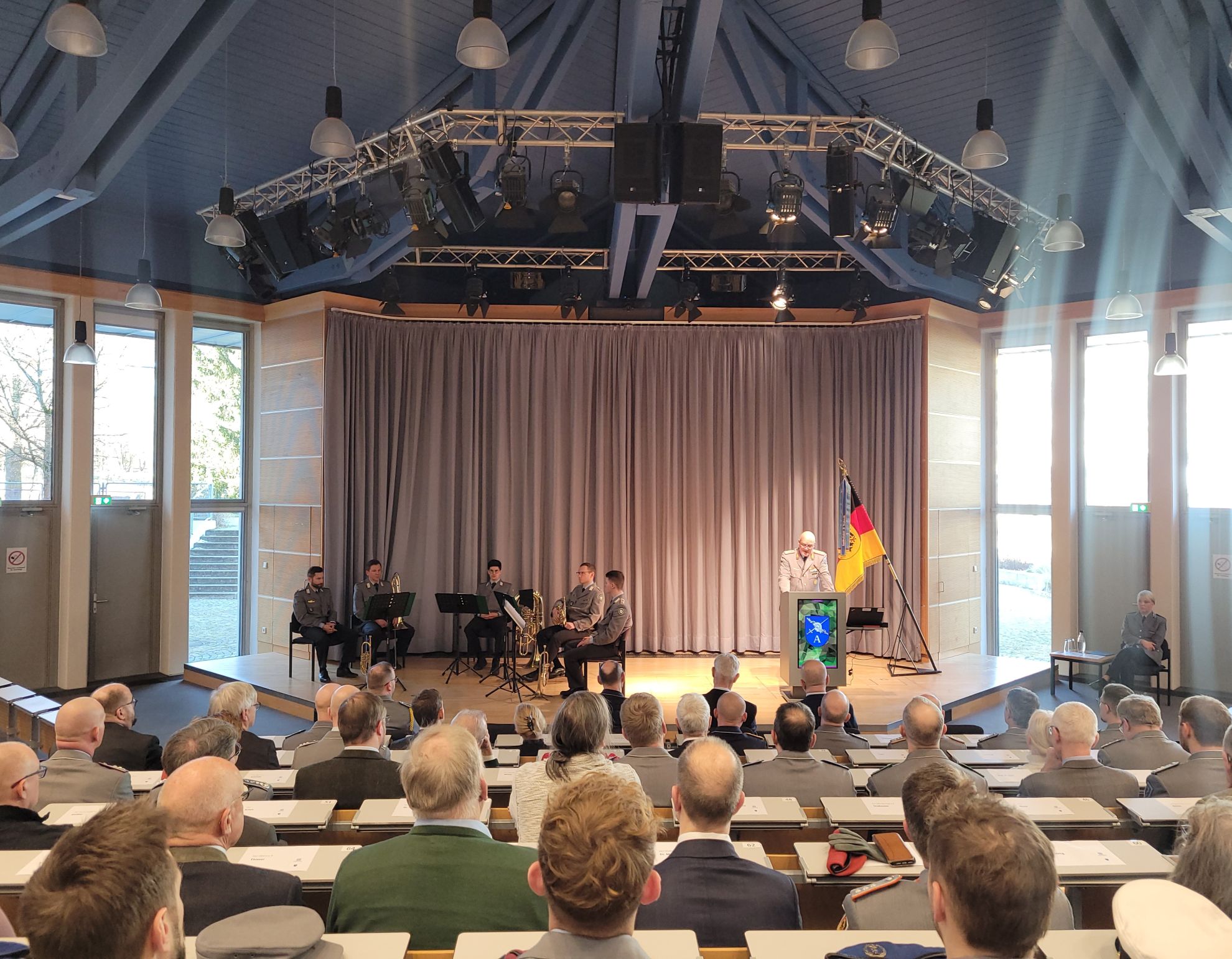 Gedenkveranstaltung in der Ernst-von-Bergmann-Kaserne in München – GKS ...